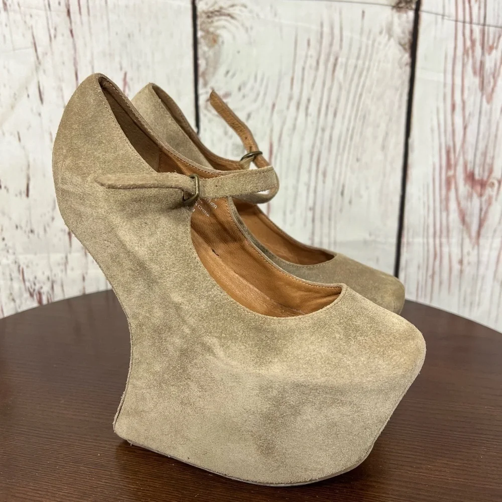 JEFFREY CAMPBELL NIGHT WALK Women's Tan Suede heelless Platform Shoessize 7 GUC